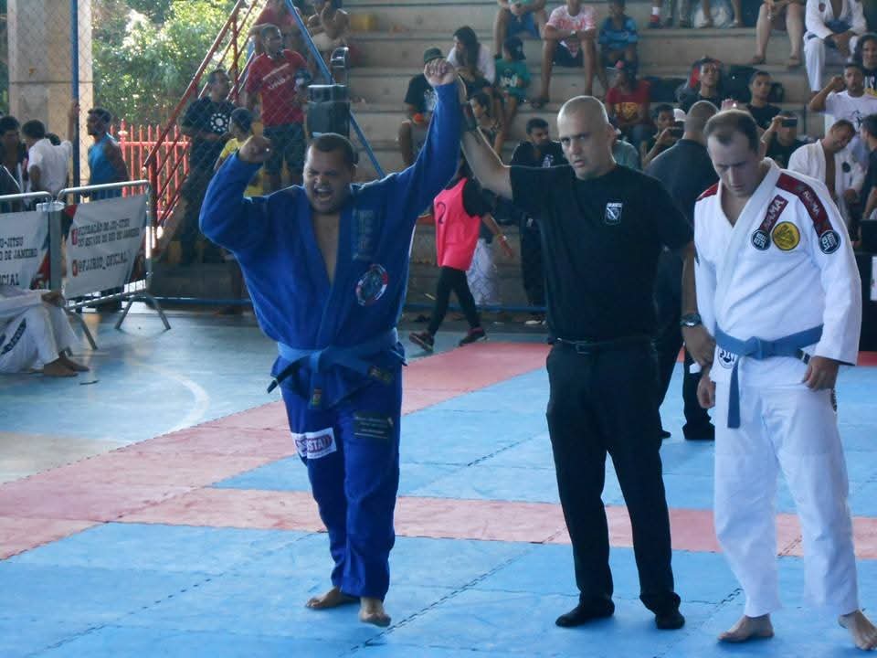 Eliseu Raphael, professor de Jiu-Jitsu e Luta Livre da Team Franci